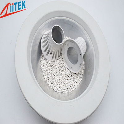 Capa de alumínio de plástico condutivo de calor branco 1,8 W mais leve que o normal Para caixa de luz LED