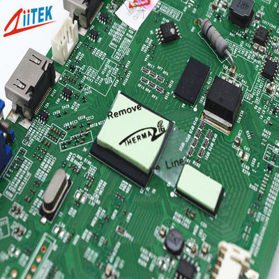 Desempenho térmico proeminente da almofada térmica manufaturado popular do processador central 1.5W/MK para os módulos da memória de RDRAM