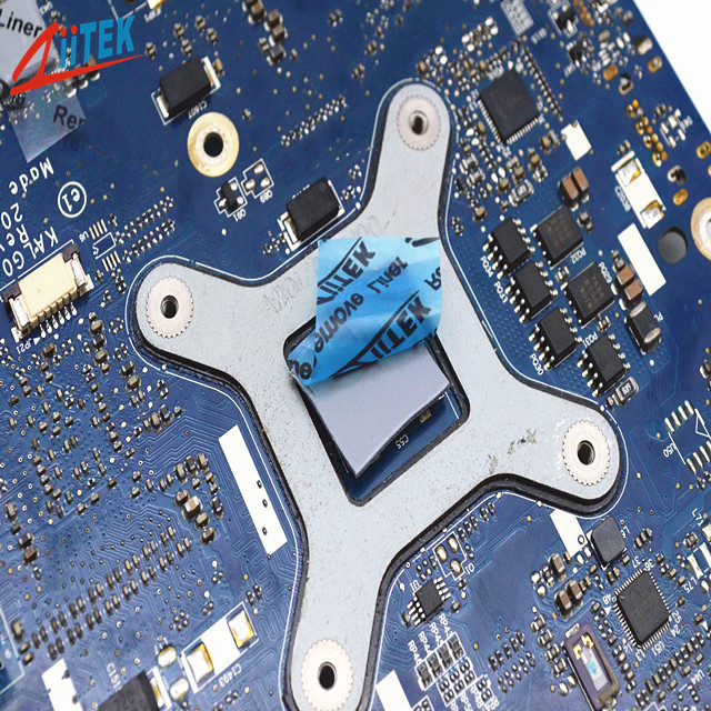 China Pad térmico personalizado Pad térmico isolado resistente a altas temperaturas para laptop GPU