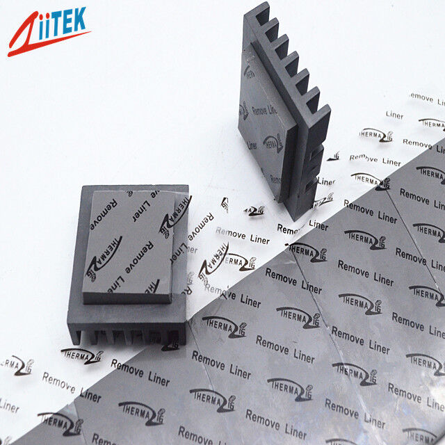 ³ Pad-40 condutor térmico cinzento escuro da densidade 3.5g/CM da fábrica de China à condutibilidade 8.0W de 160℃ para o cartão de exposição