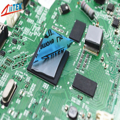 almofada térmica cinzenta do silicone da relação 5.0W com chama - propriedades retardadoras para a eletrônica automotivo e industrial